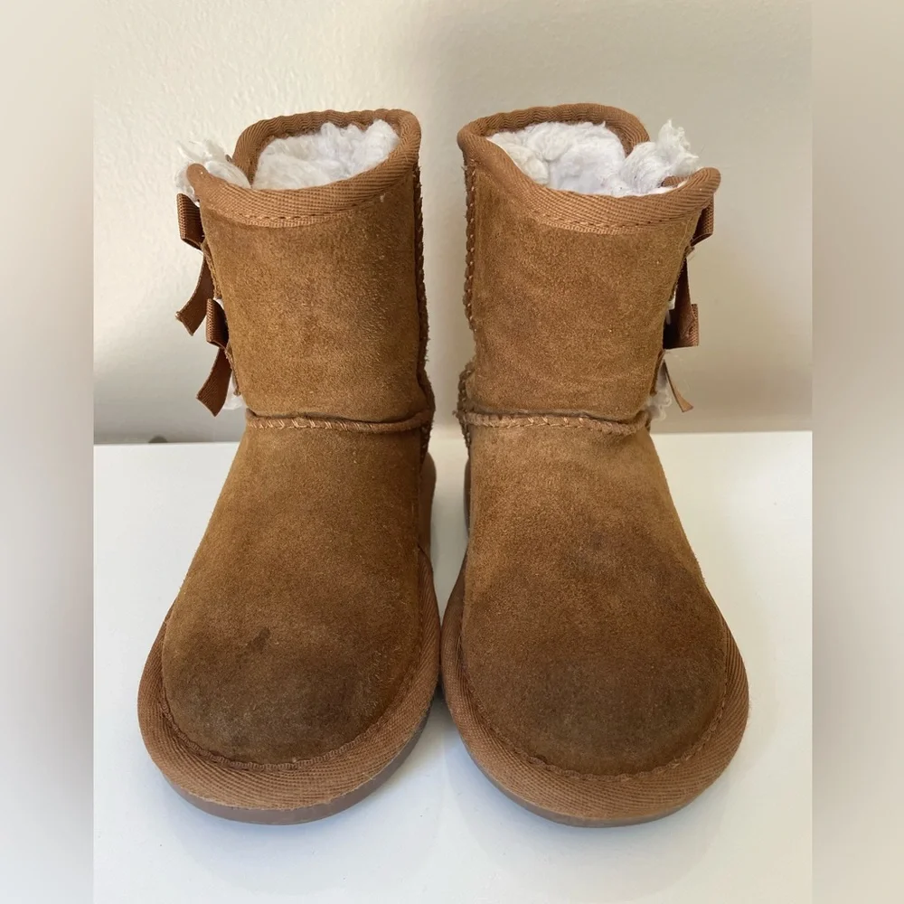 Kid’s Toddler Size 7 KOOLABURRA by UGG Tan 2-side bow Boots Victoria